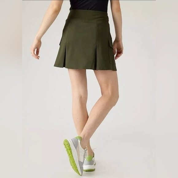 Athleta Endless High Rise Cargo Skort Aspen Olive Green Activewear Skirt Size 14 - Picture 2 of 11